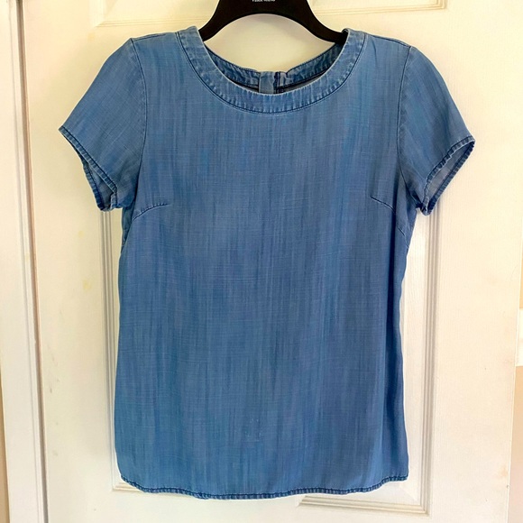 Banana Republic chambray blouse - Picture 1 of 5